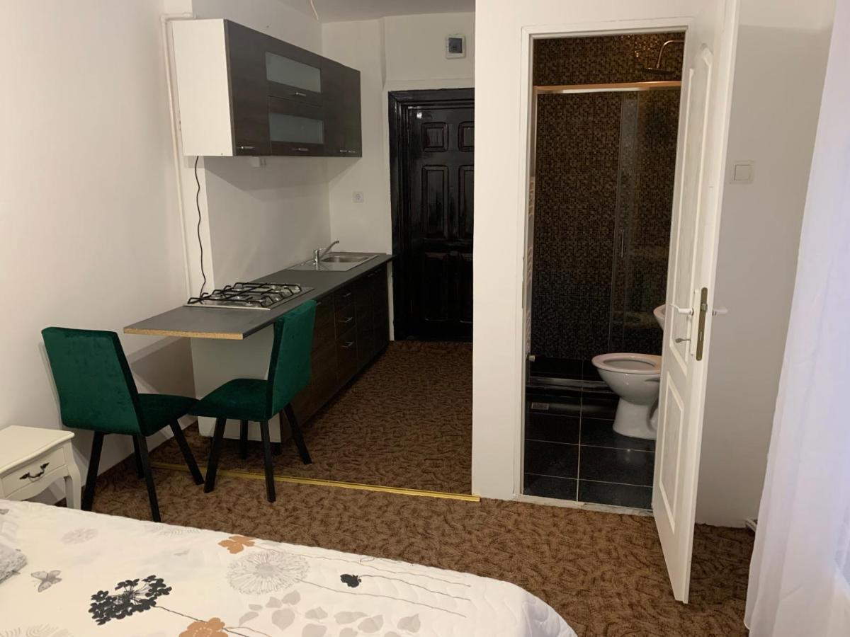 Luxury Accommodation Republicii Brasov Bagian luar foto