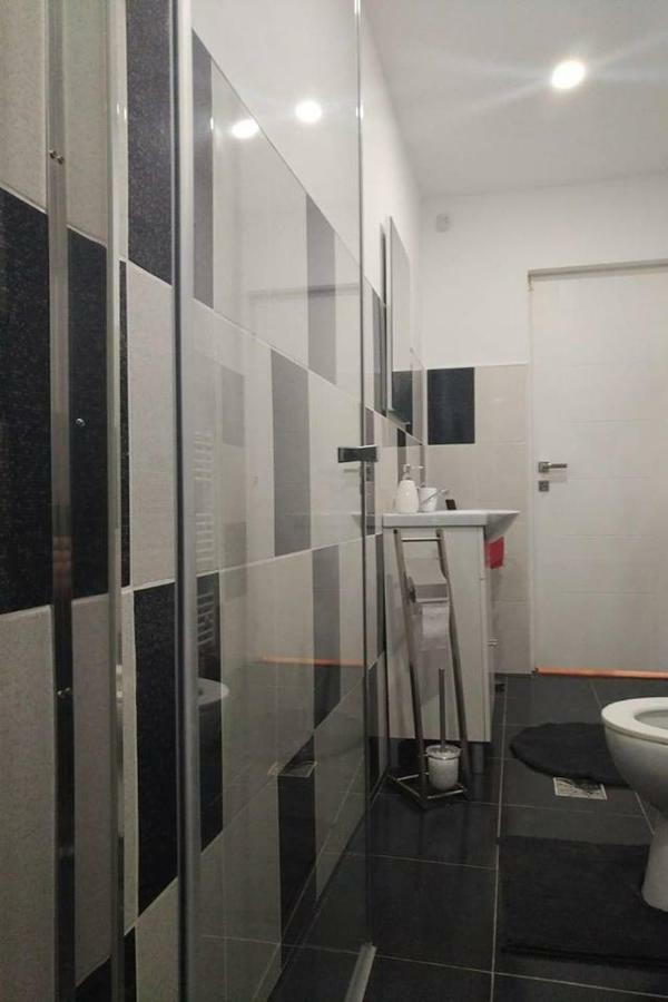 Luxury Accommodation Republicii Brasov Bagian luar foto