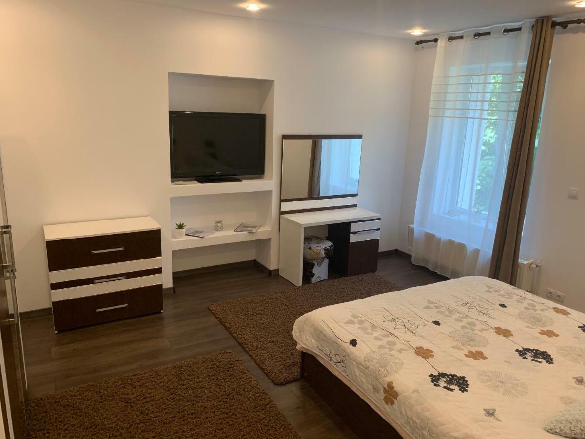 Luxury Accommodation Republicii Brasov Bagian luar foto